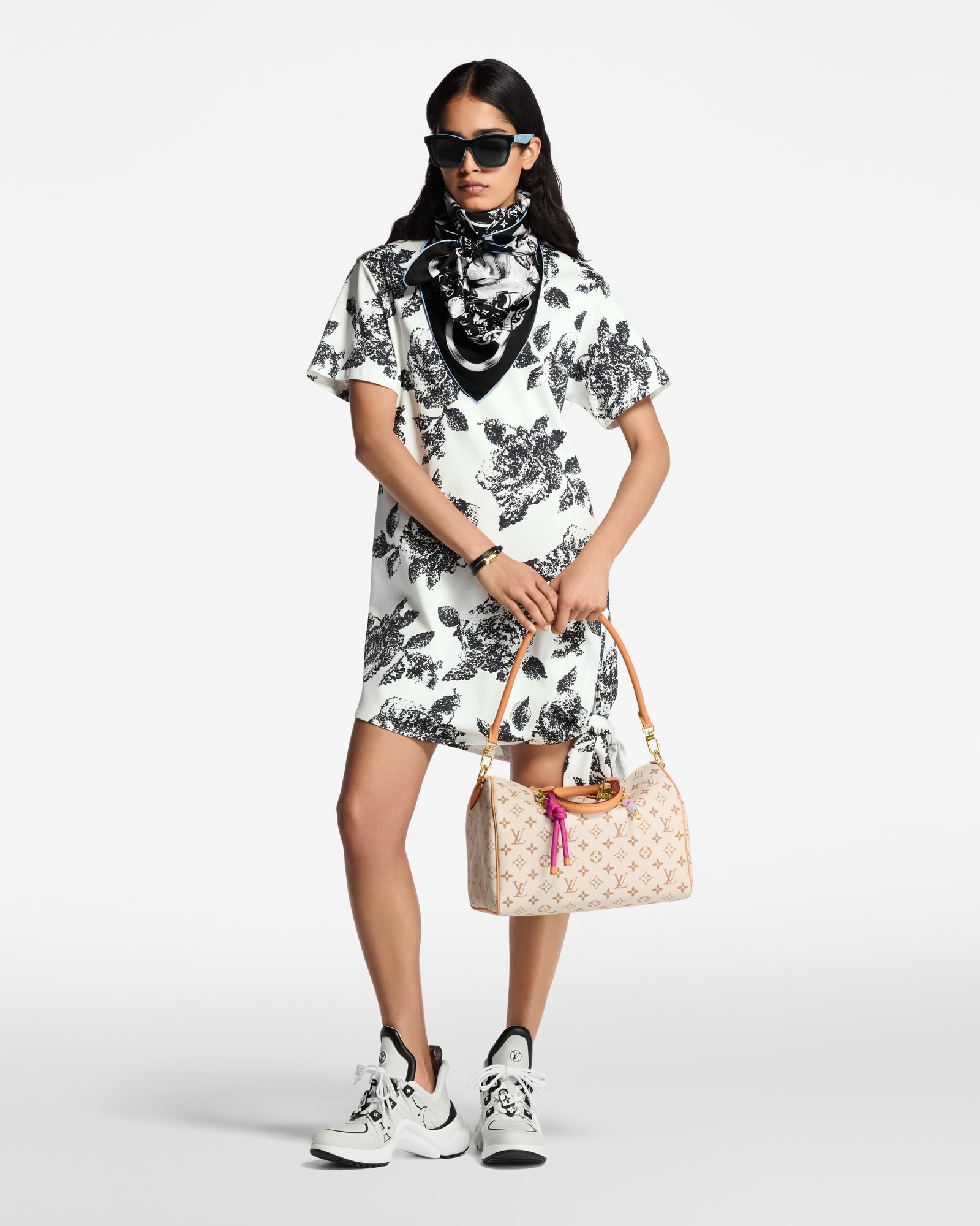 カレ90・ブルーミング モノグラム S00｜ルイ・ヴィトン 公式